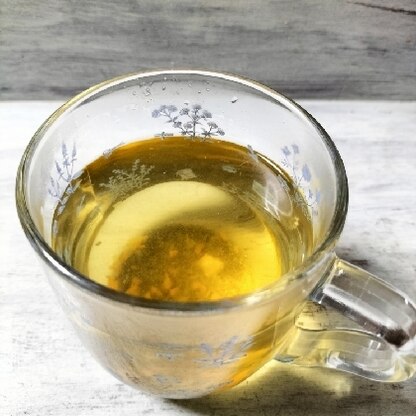 ただいまです♬きょうは帰って金柑緑茶で風邪予防✨いかにも効きそう❣すりおろした皮で香りがよく美味しく温まりました♡今日も素敵なレシピ感謝(⁠◕⁠ᴗ⁠◕⁠✿⁠)